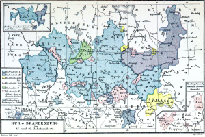 Ein detailliertes Deutschland-Kartenplakat, das die Provinz Brandenburg hervorhebt, einschließlich Städte, Ortschaften und geografische Merkmale, mit Text, der die Namen und Hauptstädte der Provinzen angibt.