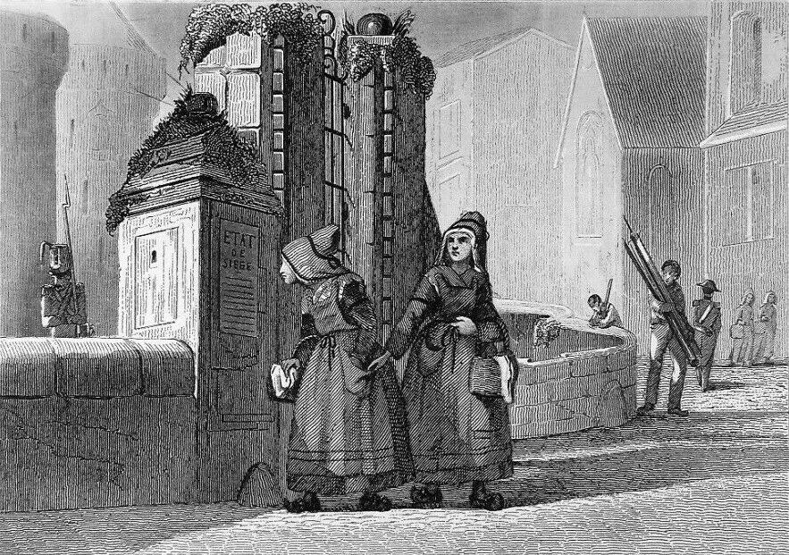 Schwarz-weißes Gravur Von Zweien Frauen, Die Vor Einem Gebäude Stehen, Mit Anderen Leuten Im Hintergrund Und Text Lesend "Victorianische Frauen In Der Stadt London" Unten.