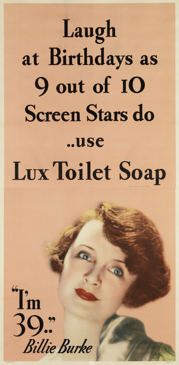 Ein Vintage-Plakat mit einer Frau mit warmem Gesichtsausdruck, die ein weißes Kleid und einen gemusterten Schal trägt, mit Textwerbung für Lux Toilettenseife.