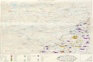Eine Deutschlandkarte mit farbigen Punkten darauf und Text mit Zahlen unten, die die Bevölkerung der Städte angeben.