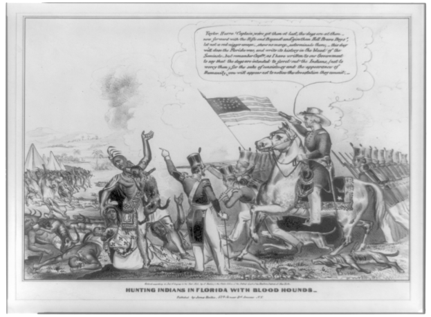 Ein Schwarz-Weiß-Bild einer Gruppe von Menschen, einige zu Pferd, mit einer Flagge im Hintergrund und Text unten mit der Aufschrift "Indianer in Florida mit Bluthunden jagen".