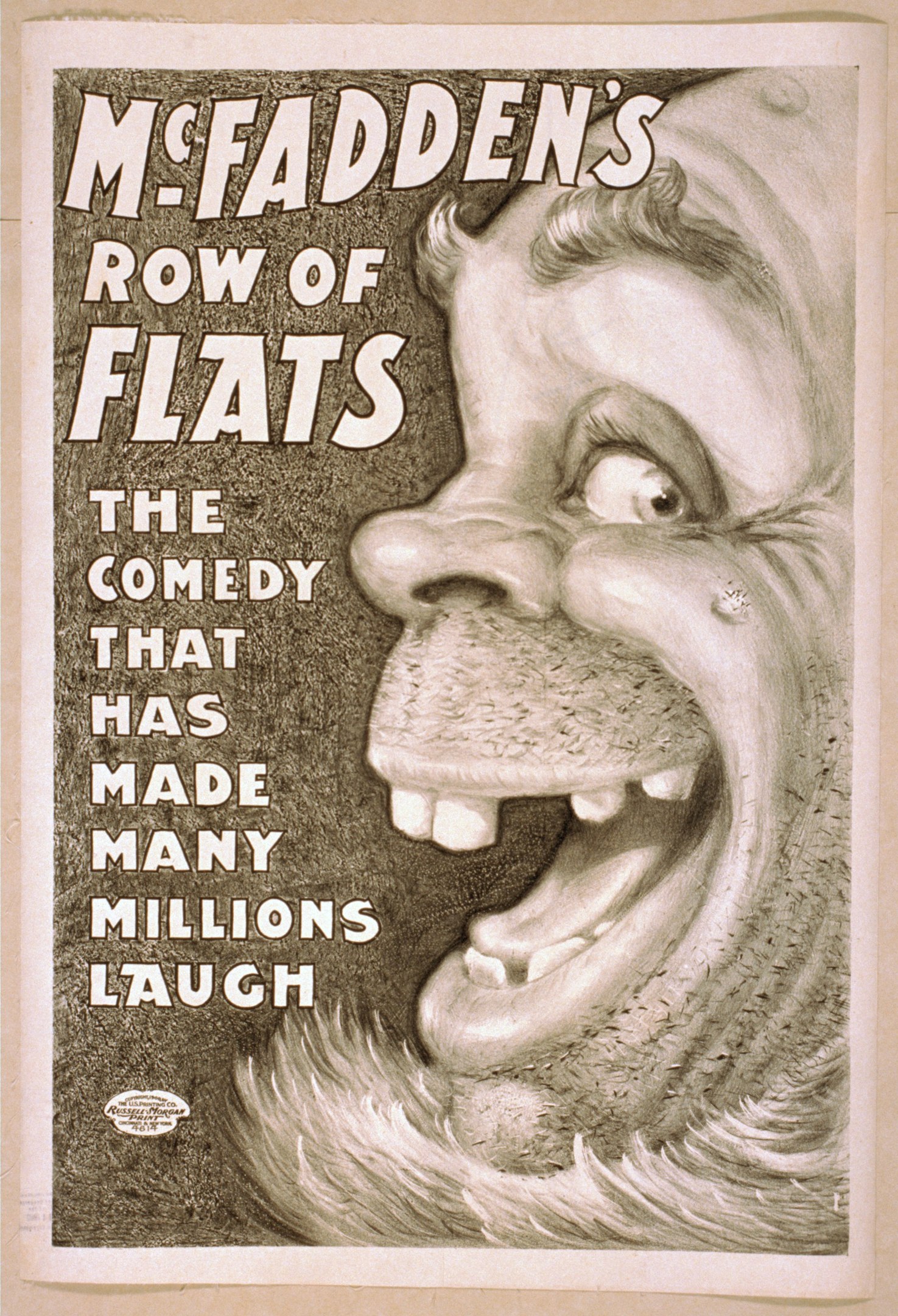 Plakat einer lachenden Person mit wilden Haaren, breitem Grinsen und weit aufgerissenen Augen auf einem hellgelben Hintergrund, mit dem Text "McFadden's Row of Flats: The Comedy That Has Made Many Millions Laugh."