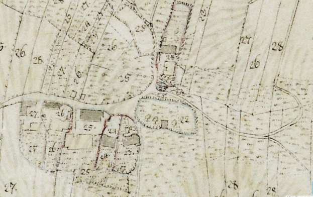 Detailierte alte Stadtkarte mit nummerierten Gebäuden, Straßen und Text, die eine geplante Entwicklungsstelle am Boden anzeigt.