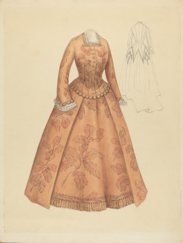 Ein detailliertes Kostümdesign aus dem 18. Jahrhundert für ein bodenlanges Kleid mit hohem Kragen, floralem Muster in Rosa, Lila und Blau sowie einer Spitzenborte am Rock.